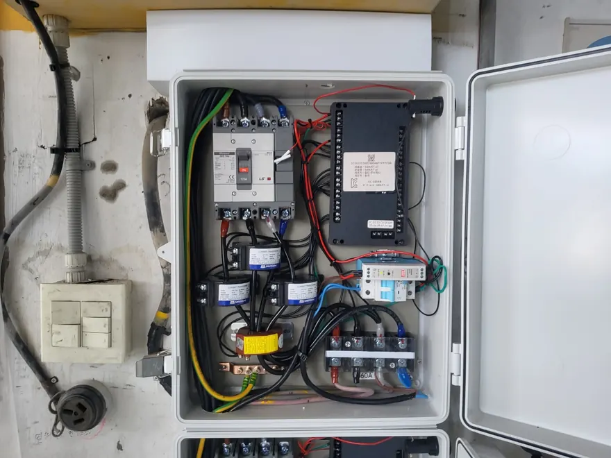 Measurement box with AI-ELEX installed