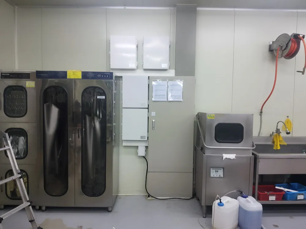 AI-ELEX measurement box installed at a food manufacturing facility