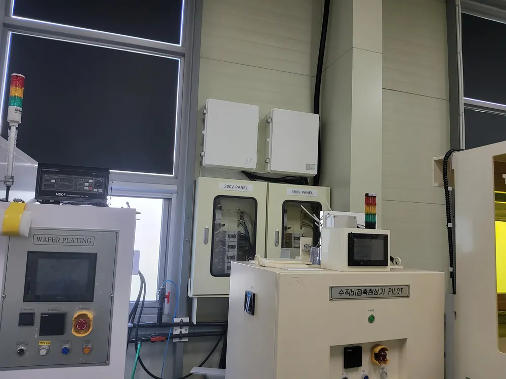 AI-ELEX measurement box installed beside production equipment